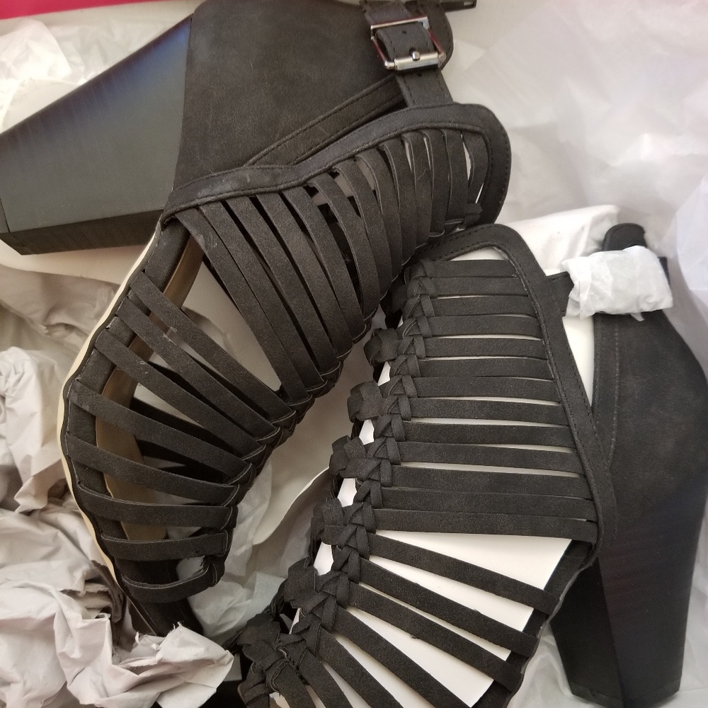 Sandal boot(OBO) - Picture 3 of 4